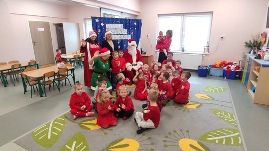 Mikołaj w szkole i przedszkolu Gminy Sękowa (6 grudnia 2023)