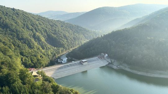 Lot nad Zalewem Klimkówka - zdjęcia Piotra Szczerby (2 września 2024)