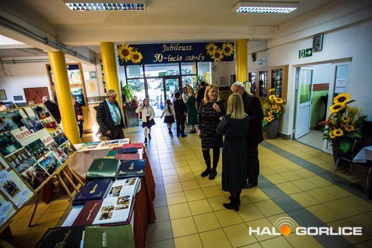 akademia z okazji 50-lecia jubileuszu powstania Zespołu Szkół nr 5 w Gorlicach