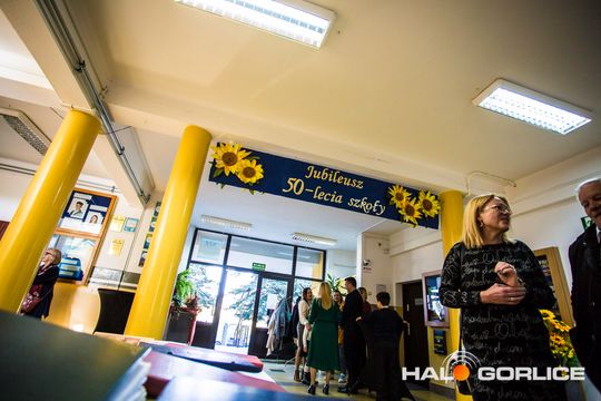 akademia z okazji 50-lecia jubileuszu powstania Zespołu Szkół nr 5 w Gorlicach