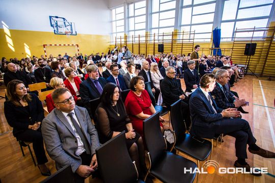akademia z okazji 50-lecia jubileuszu powstania Zespołu Szkół nr 5 w Gorlicach