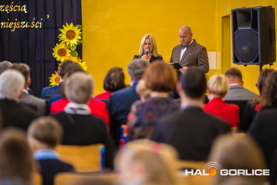 akademia z okazji 50-lecia jubileuszu powstania Zespołu Szkół nr 5 w Gorlicach