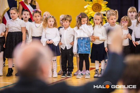 akademia z okazji 50-lecia jubileuszu powstania Zespołu Szkół nr 5 w Gorlicach