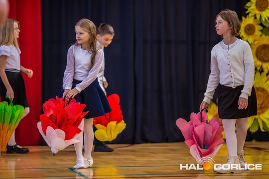 akademia z okazji 50-lecia jubileuszu powstania Zespołu Szkół nr 5 w Gorlicach