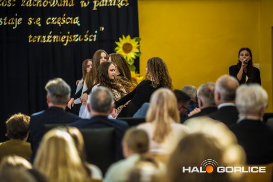 akademia z okazji 50-lecia jubileuszu powstania Zespołu Szkół nr 5 w Gorlicach