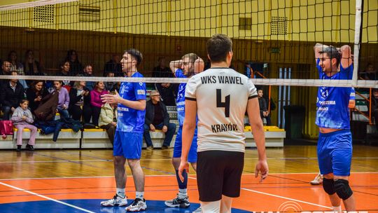 Mecz siatkówki pomiędzy GKPS Gorlice a Wawelem Kraków siatkarze podczas meczu