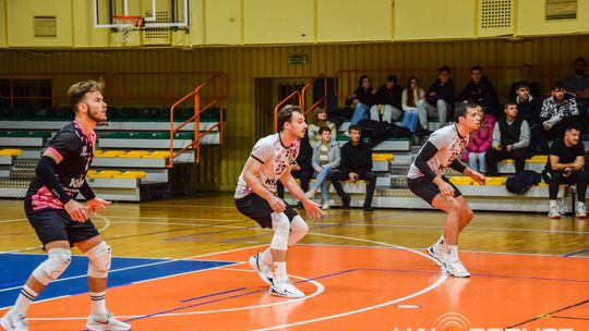 Mecz siatkówki pomiędzy GKPS Gorlice a Wawelem Kraków siatkarze podczas meczu