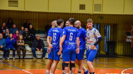 Mecz siatkówki pomiędzy GKPS Gorlice a Wawelem Kraków siatkarze podczas meczu