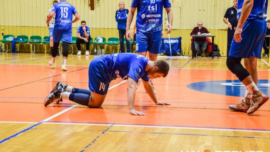 Mecz siatkówki pomiędzy GKPS Gorlice a Wawelem Kraków siatkarze podczas meczu