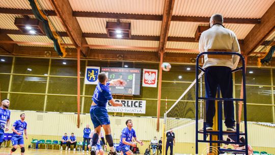 Mecz siatkówki pomiędzy GKPS Gorlice a Wawelem Kraków siatkarze podczas meczu