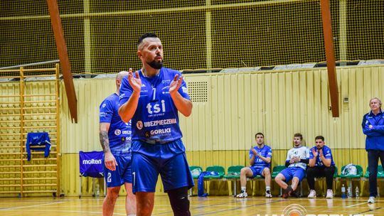 Mecz siatkówki pomiędzy GKPS Gorlice a Wawelem Kraków siatkarze podczas meczu