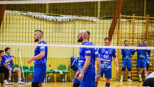 Mecz siatkówki pomiędzy GKPS Gorlice a Wawelem Kraków siatkarze podczas meczu