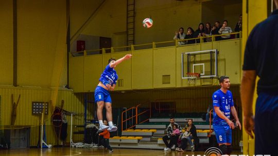 Mecz siatkówki pomiędzy GKPS Gorlice a Wawelem Kraków siatkarze podczas meczu