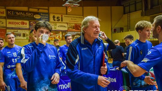 Mecz siatkówki pomiędzy GKPS Gorlice a Wawelem Kraków siatkarze podczas meczu