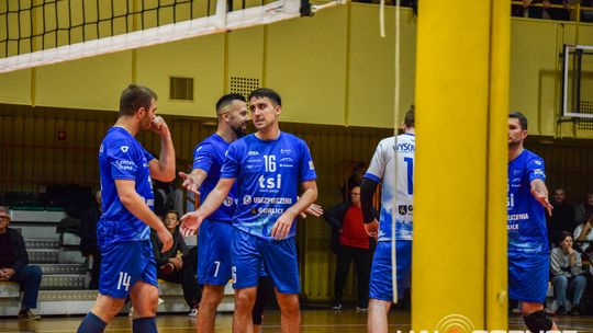 Mecz siatkówki pomiędzy GKPS Gorlice a Wawelem Kraków siatkarze podczas meczu
