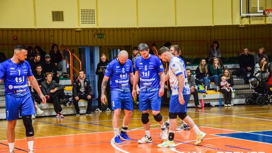 Mecz siatkówki pomiędzy GKPS Gorlice a Wawelem Kraków siatkarze podczas meczu