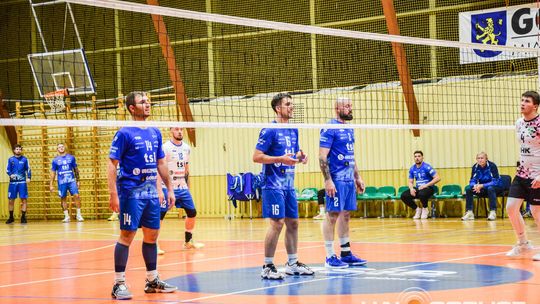 Mecz siatkówki pomiędzy GKPS Gorlice a Wawelem Kraków siatkarze podczas meczu