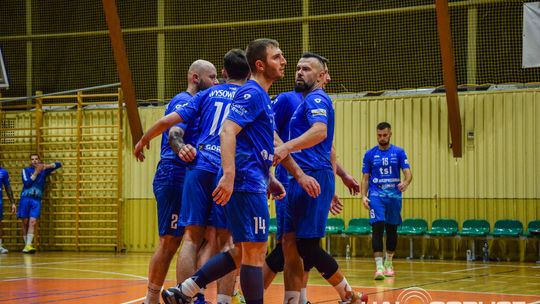 Mecz siatkówki pomiędzy GKPS Gorlice a Wawelem Kraków siatkarze podczas meczu