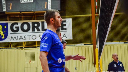 Mecz siatkówki pomiędzy GKPS Gorlice a Wawelem Kraków siatkarze podczas meczu