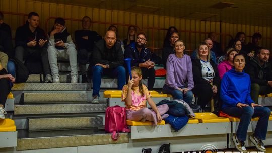 Mecz siatkówki pomiędzy GKPS Gorlice a Wawelem Kraków siatkarze podczas meczu