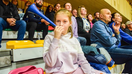 Mecz siatkówki pomiędzy GKPS Gorlice a Wawelem Kraków siatkarze podczas meczu