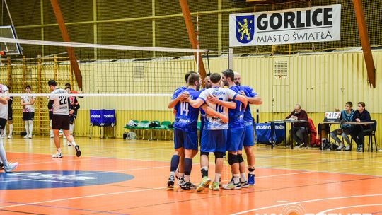Mecz siatkówki pomiędzy GKPS Gorlice a Wawelem Kraków siatkarze podczas meczu