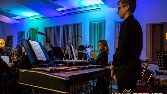 „Symphonic Project for Peace and Humanity” w PSM w Gorlicach muzycy podczas koncertu w szkole muzycznej w gorlicach