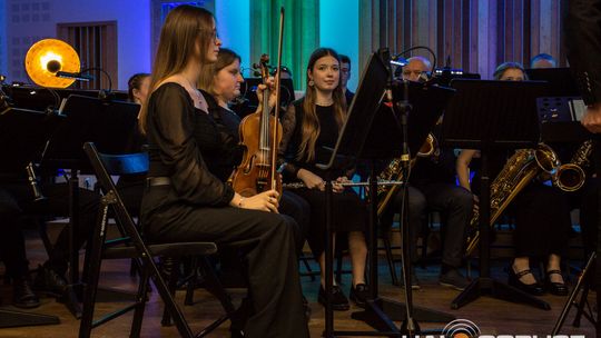„Symphonic Project for Peace and Humanity” w PSM w Gorlicach muzycy podczas koncertu w szkole muzycznej w gorlicach