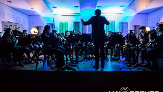 „Symphonic Project for Peace and Humanity” w PSM w Gorlicach muzycy podczas koncertu w szkole muzycznej w gorlicach