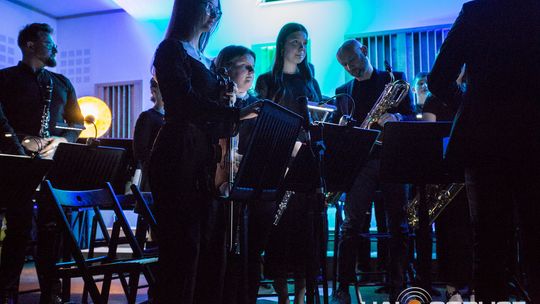 „Symphonic Project for Peace and Humanity” w PSM w Gorlicach muzycy podczas koncertu w szkole muzycznej w gorlicach