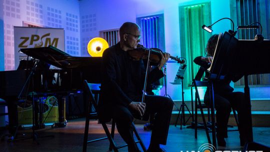„Symphonic Project for Peace and Humanity” w PSM w Gorlicach muzycy podczas koncertu w szkole muzycznej w gorlicach