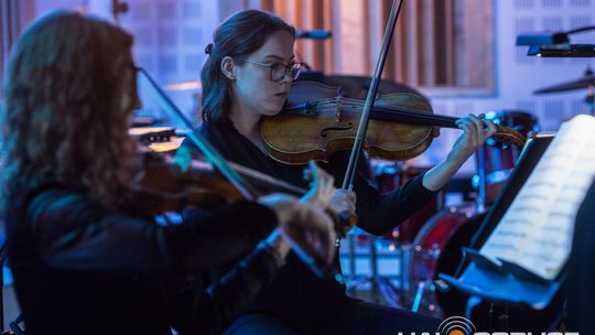 „Symphonic Project for Peace and Humanity” w PSM w Gorlicach muzycy podczas koncertu w szkole muzycznej w gorlicach