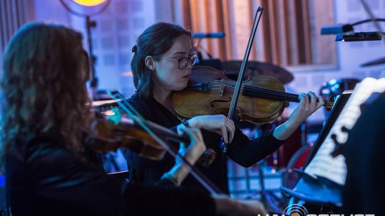 „Symphonic Project for Peace and Humanity” w PSM w Gorlicach muzycy podczas koncertu w szkole muzycznej w gorlicach