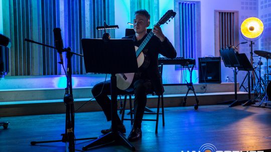„Symphonic Project for Peace and Humanity” w PSM w Gorlicach muzycy podczas koncertu w szkole muzycznej w gorlicach