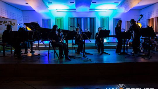 „Symphonic Project for Peace and Humanity” w PSM w Gorlicach muzycy podczas koncertu w szkole muzycznej w gorlicach