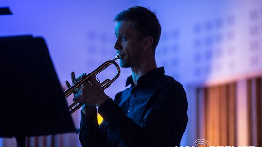 „Symphonic Project for Peace and Humanity” w PSM w Gorlicach muzycy podczas koncertu w szkole muzycznej w gorlicach