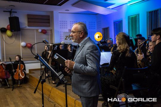 muzycy podczas koncertu w szkole muzycznej w gorlicach
