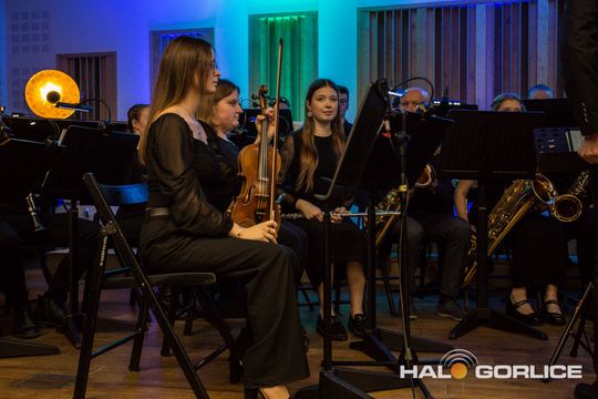 muzycy podczas koncertu w szkole muzycznej w gorlicach