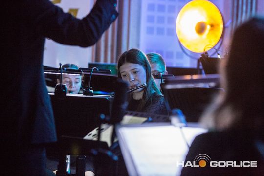 muzycy podczas koncertu w szkole muzycznej w gorlicach