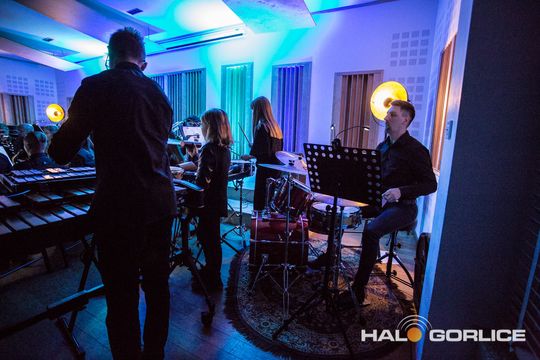 muzycy podczas koncertu w szkole muzycznej w gorlicach