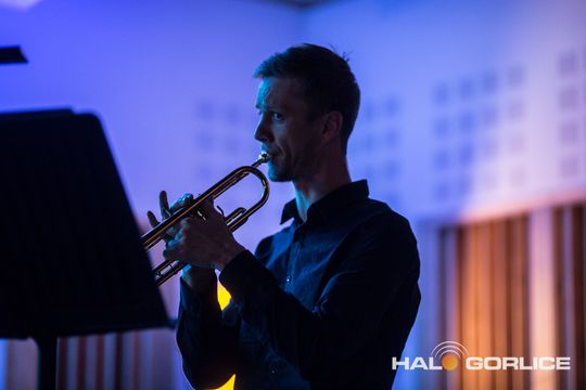 muzycy podczas koncertu w szkole muzycznej w gorlicach