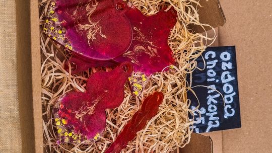 Targ Staroci w Siarach zdjęcia przedstawiają przedmioty targu staroci w Siarach