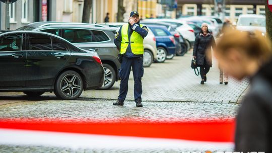 Obchody 107. rocznicy odzyskania przez Polskę niepodległości zdjęcie przedstawia osoby podczas uroczystości 11. listopada 2025