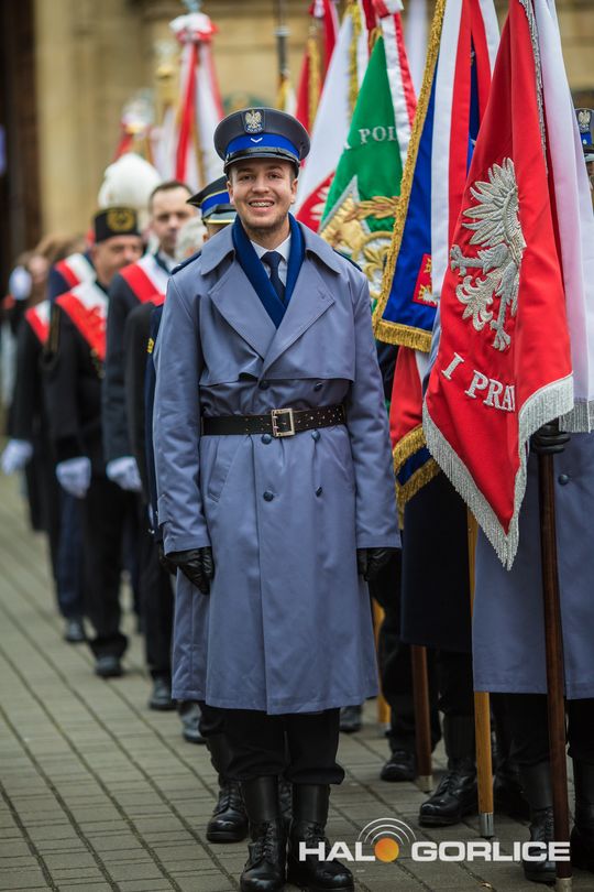 zdjęcie przedstawia osoby podczas uroczystości 11. listopada 2025