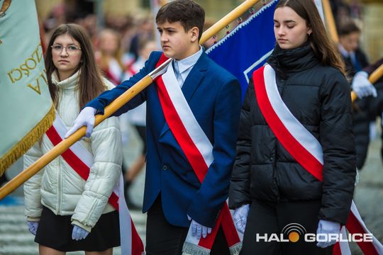 zdjęcie przedstawia osoby podczas uroczystości 11. listopada 2025