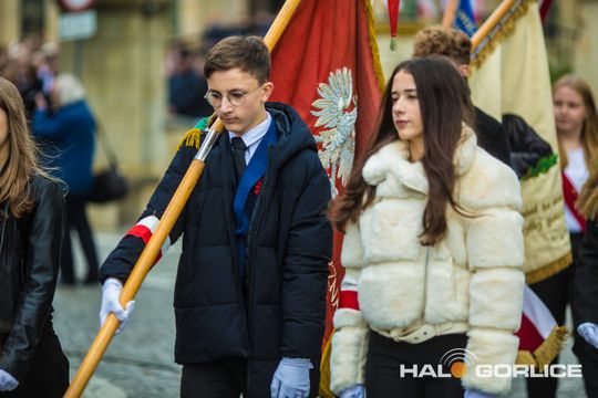 zdjęcie przedstawia osoby podczas uroczystości 11. listopada 2025