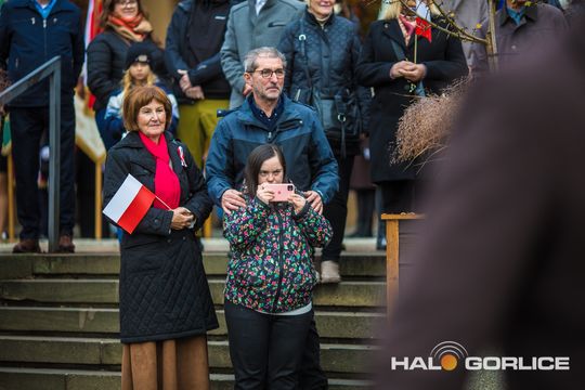 zdjęcie przedstawia osoby podczas uroczystości 11. listopada 2025