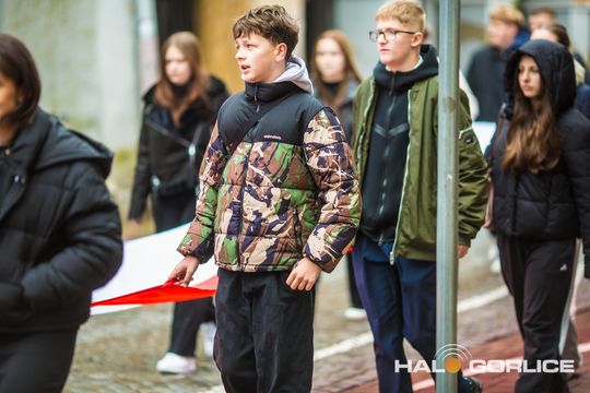 zdjęcie przedstawia osoby podczas uroczystości 11. listopada 2025