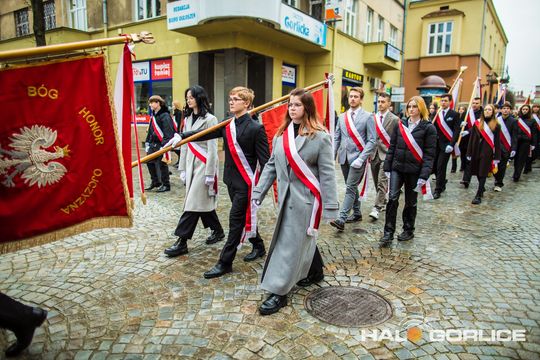 zdjęcie przedstawia osoby podczas uroczystości 11. listopada 2025