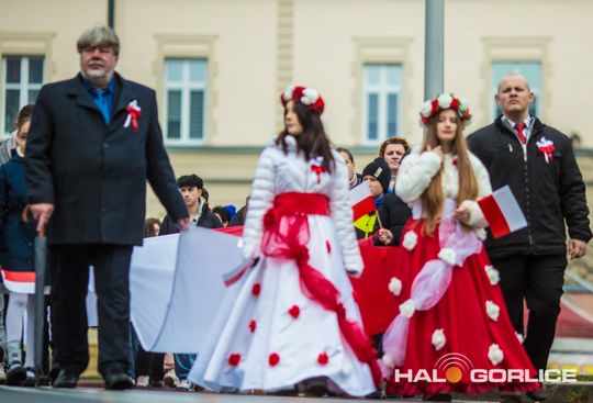 zdjęcie przedstawia osoby podczas uroczystości 11. listopada 2025